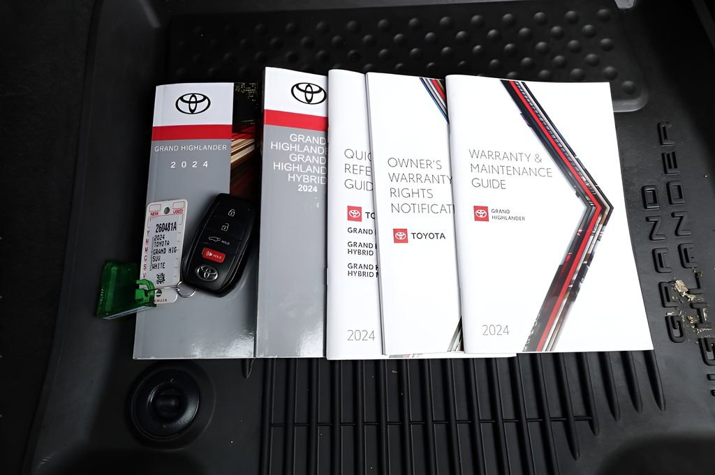 Certified 2024 Toyota Grand Highlander XLE image 43