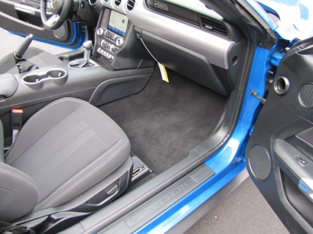 Used 2020 Ford Mustang Convertible w/ Equipment Group 101A RWD image 26