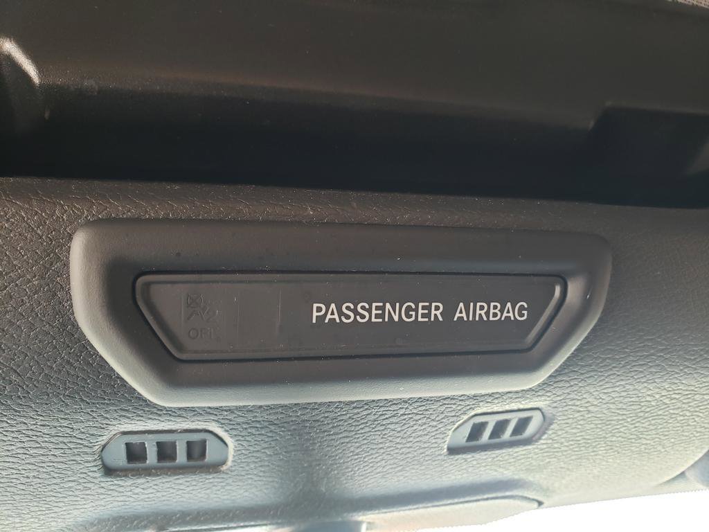 Used 2018 Jeep Wrangler Unlimited Sahara image 38