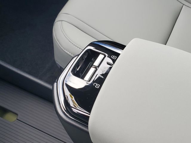 New 2026 Volvo EX30 Cross Country Ultra w/ Protection Package Premier AWD/4WD image 20