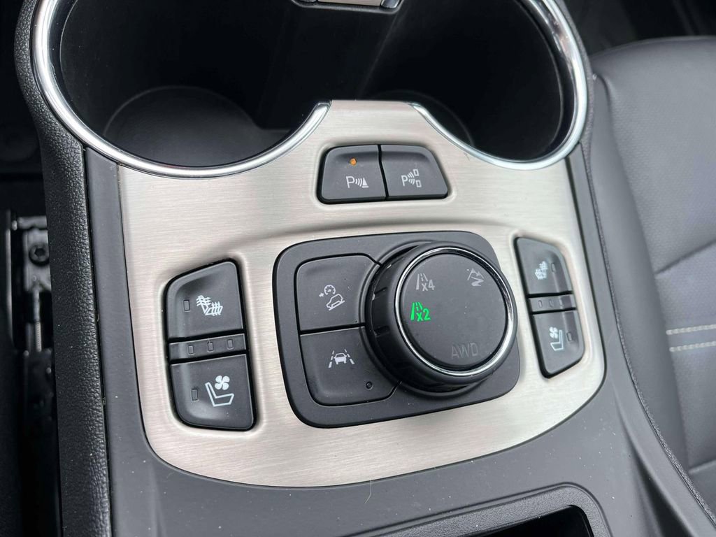 Used 2024 GMC Terrain Denali w/ Denali Premium Package image 33