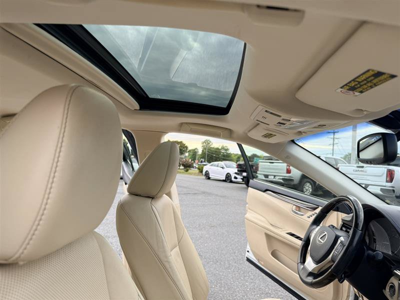 Used 2013 Lexus ES 350 w/ Luxury Pkg FWD image 13