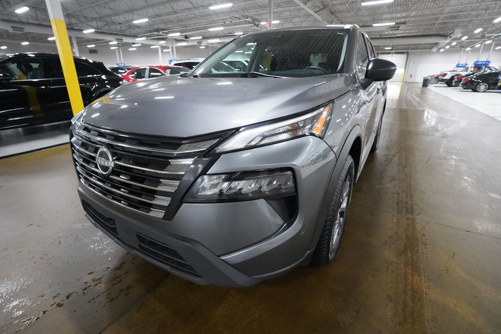 Used 2024 Nissan Rogue S image 12