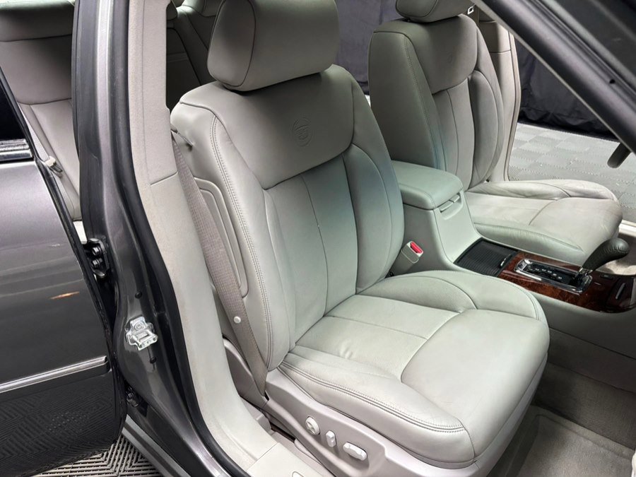 Used 2007 Cadillac DTS Luxury I w/ Sun And Sound Package image 35