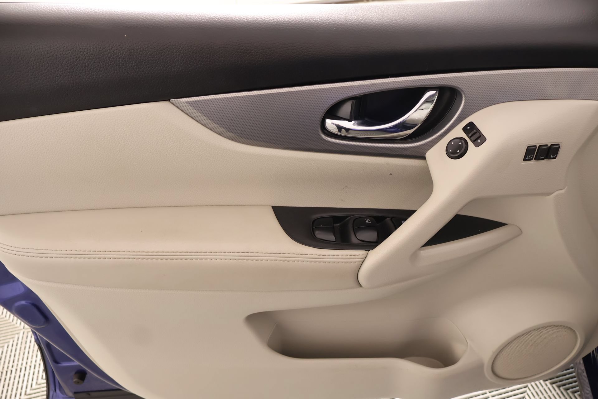 Used 2020 Nissan Rogue Sport SL w/ Premium Package FWD image 16