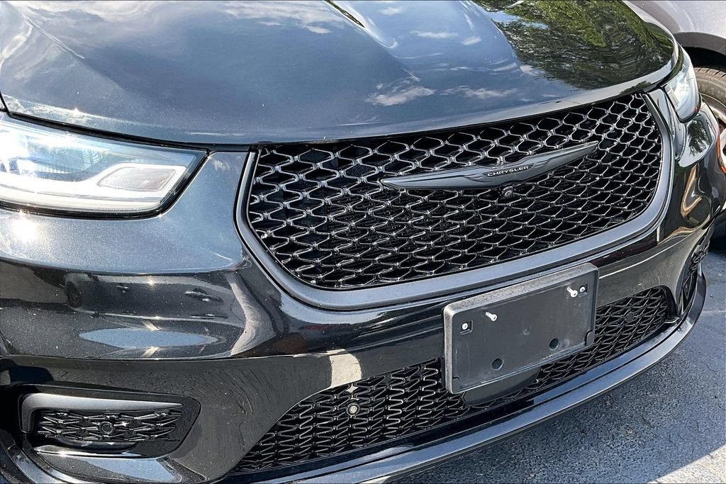 Used 2024 Chrysler Pacifica Premium FWD image 33