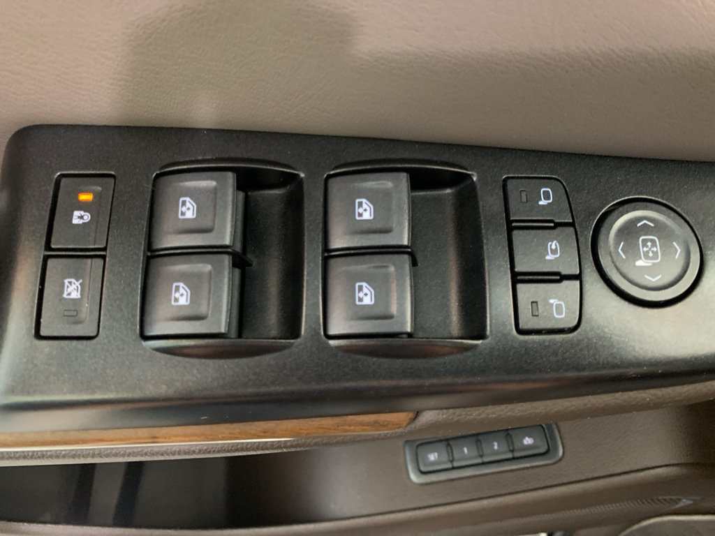Used 2020 GMC Yukon Denali w/ Open Road Package AWD/4WD image 33