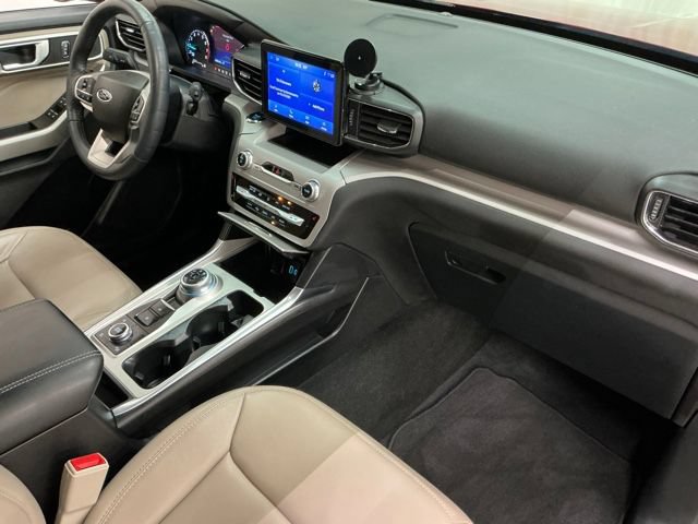 Used 2023 Ford Explorer XLT w/ Equipment Group 202A AWD/4WD image 20