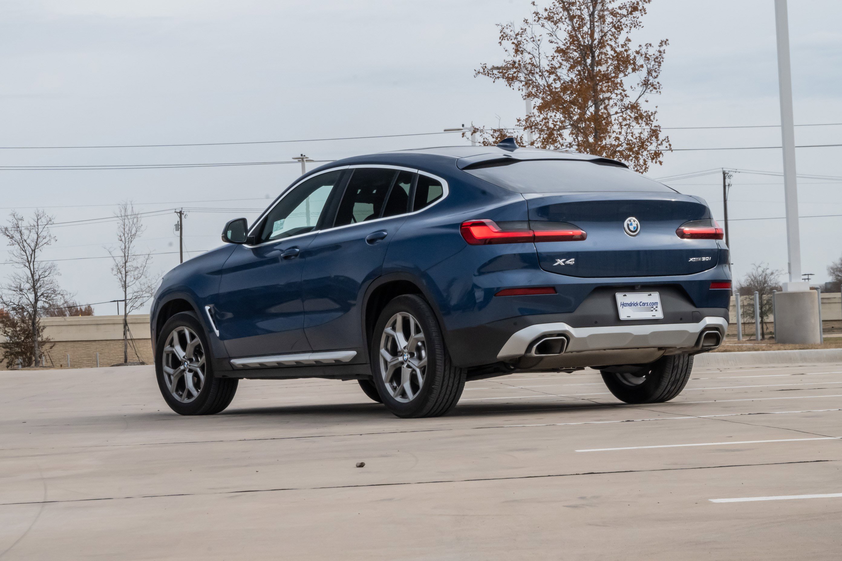 Certified 2025 BMW X4 xDrive30i image 3