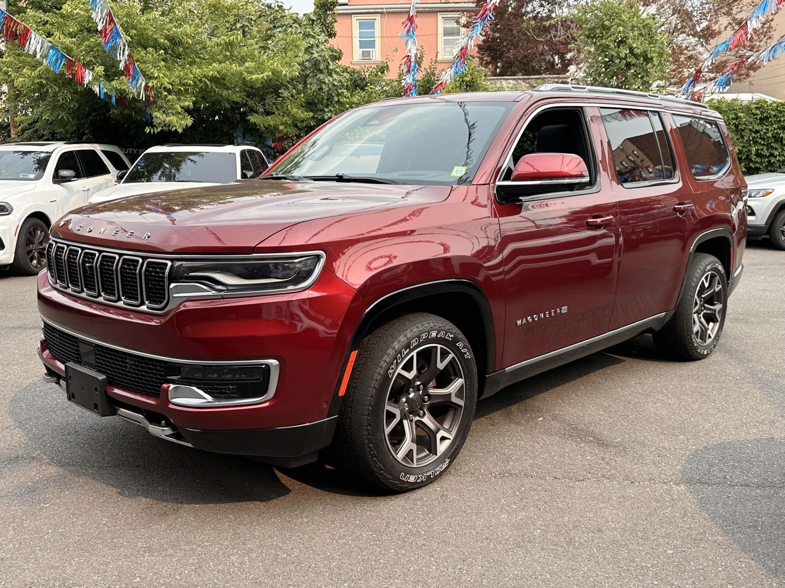 Certified 2022 Jeep Wagoneer Series III w/ Premium Group I AWD/4WD image 7
