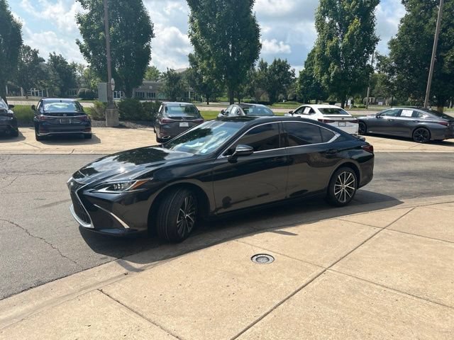 Certified 2023 Lexus ES 250 w/ Premium Package AWD/4WD image 3