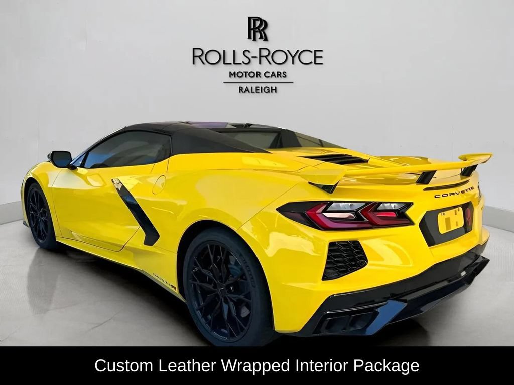 Used 2025 Chevrolet Corvette Stingray Premium Conv w/ Z51 Performance Package RWD image 6