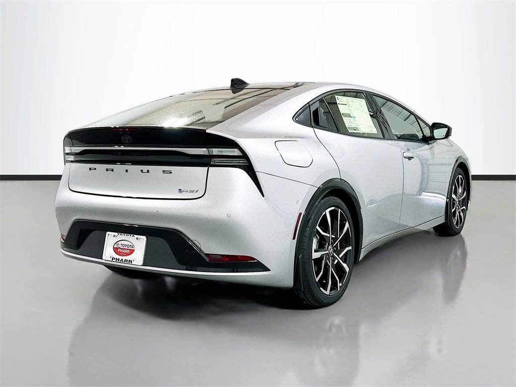 New 2026 Toyota Prius Plug-In Hybrid image 4