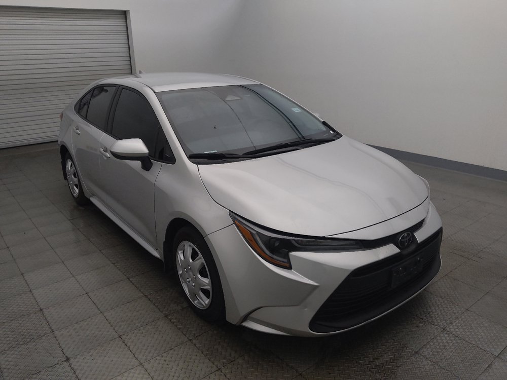 Used 2025 Toyota Corolla LE FWD image 13