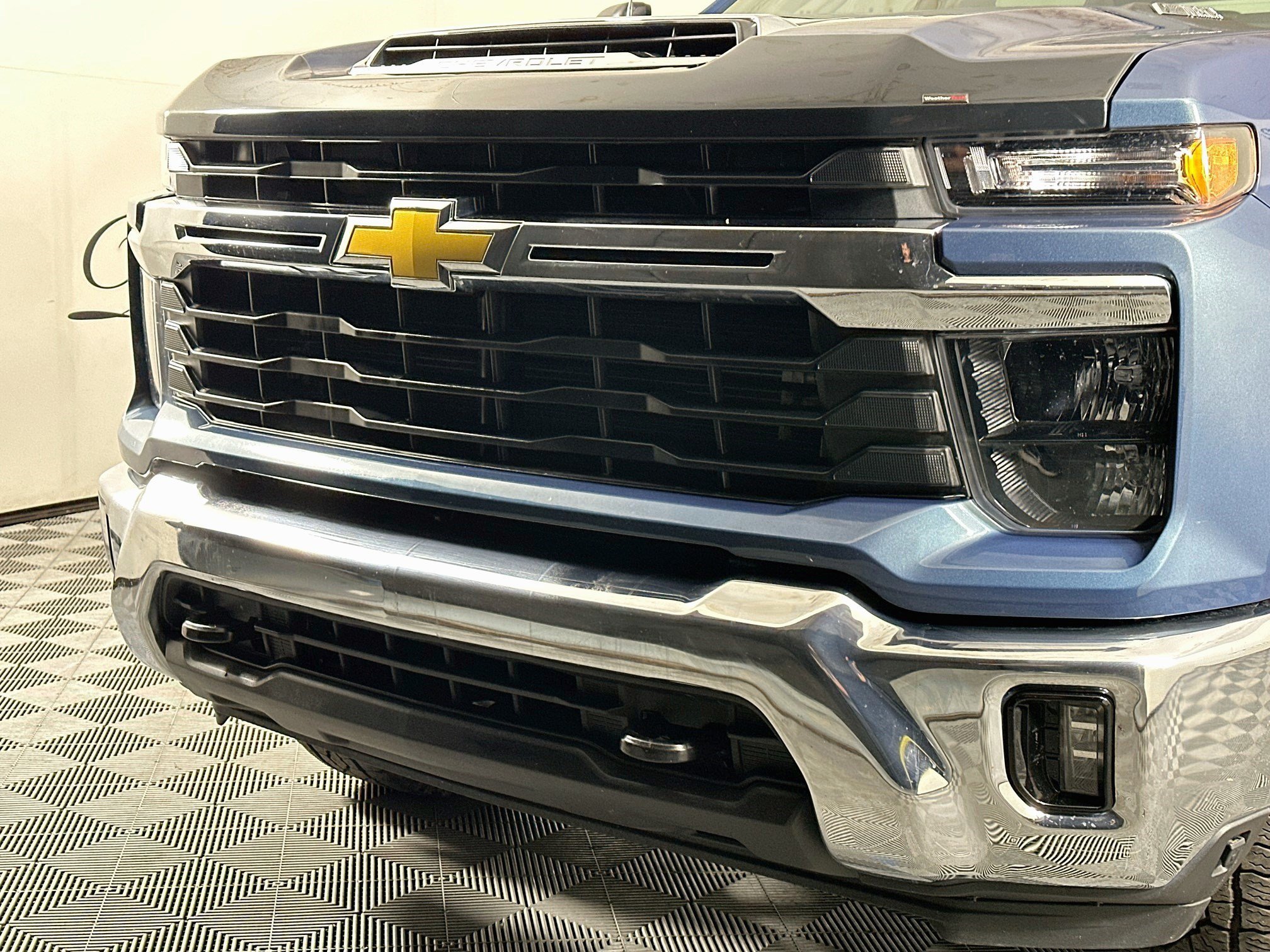 Used 2024 Chevrolet Silverado 2500 LT AWD/4WD image 32