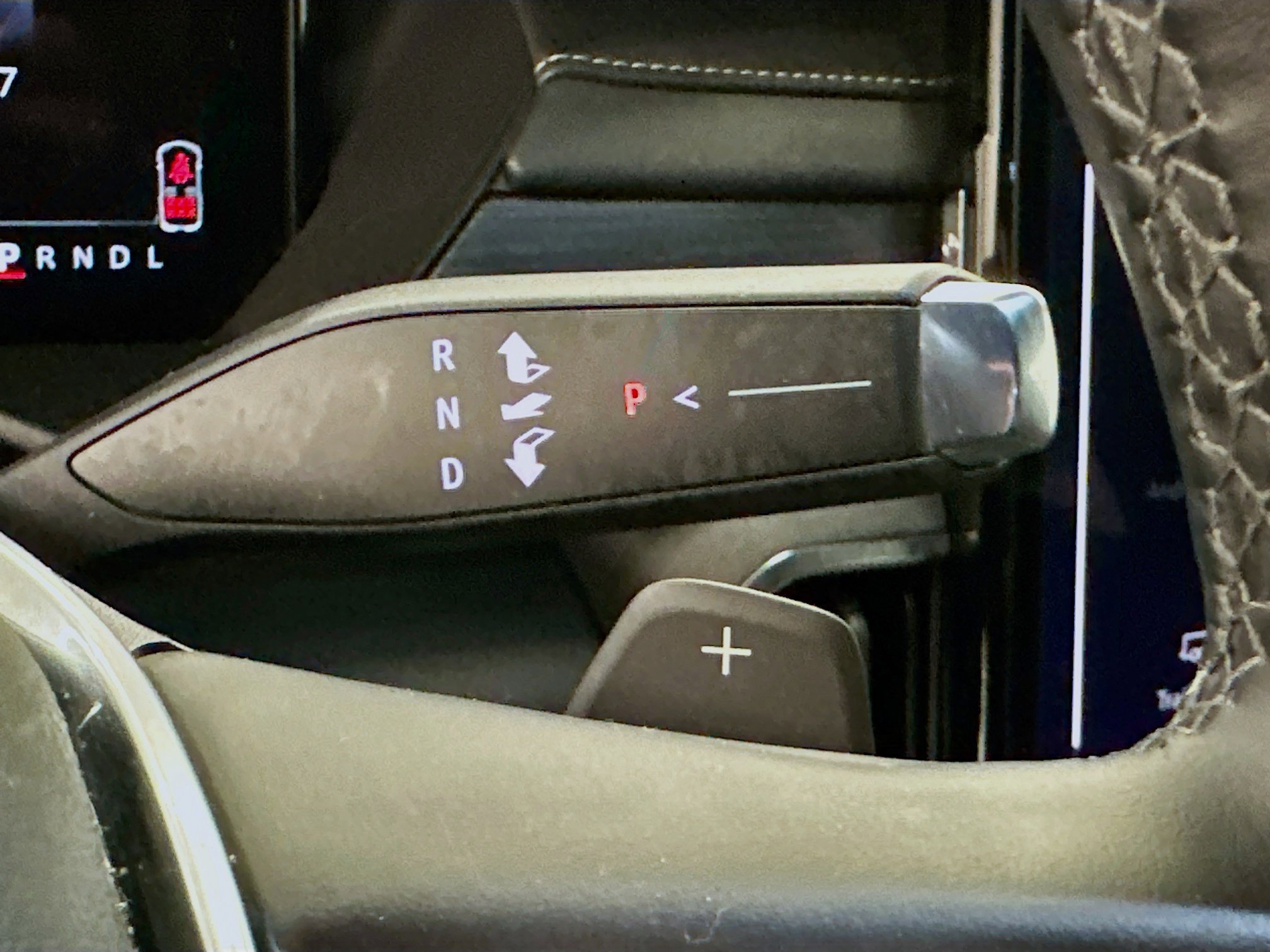 Used 2025 GMC Acadia Elevation image 25