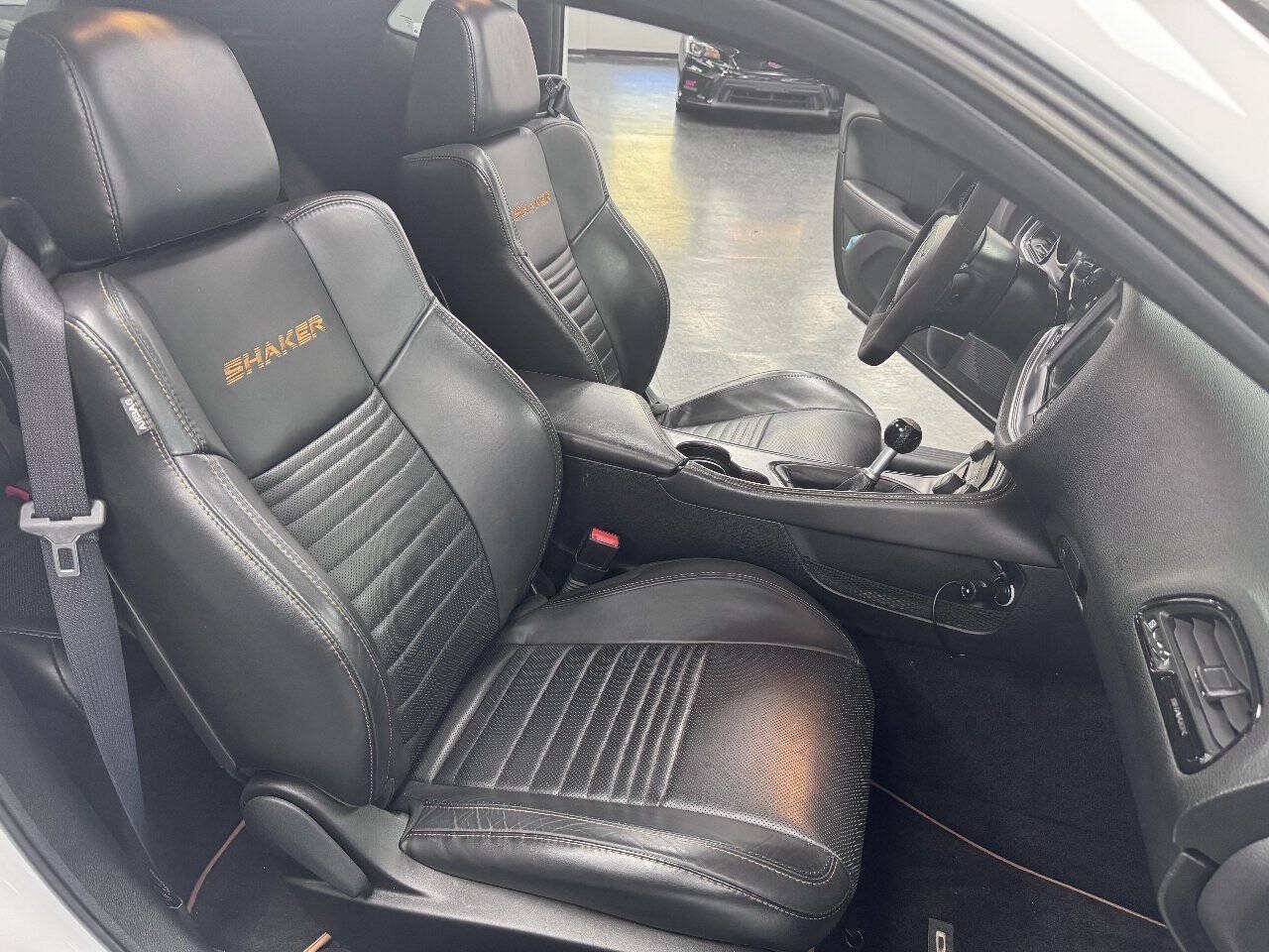 Used 2016 Dodge Challenger R/T Plus RWD image 10
