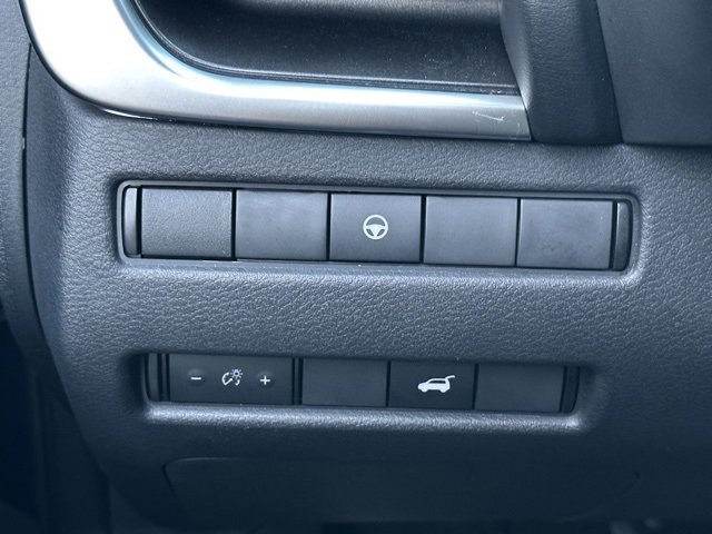 Used 2023 Nissan Rogue SV w/ SV Premium Package image 37