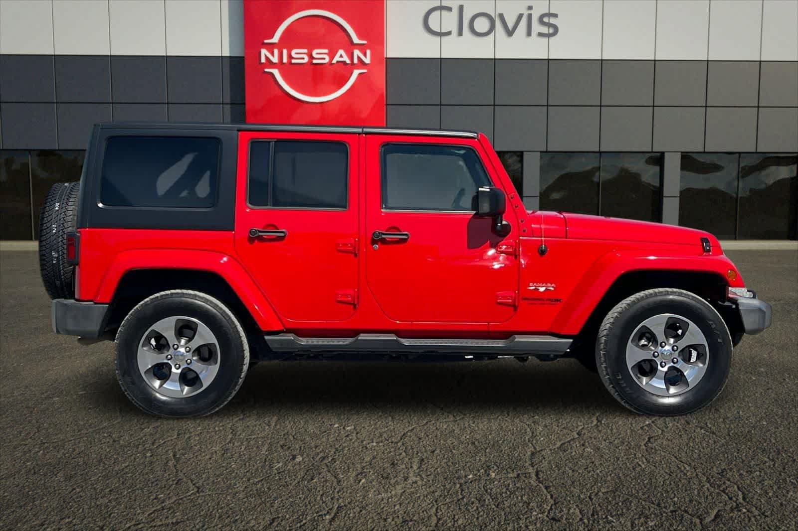 Used 2018 Jeep Wrangler Unlimited Sahara AWD/4WD image 9