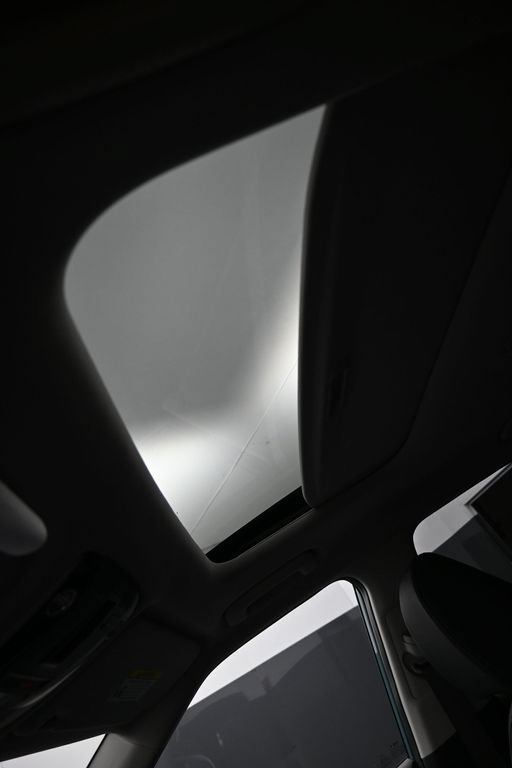 Certified 2025 Kia Seltos EX w/ EX Sunroof Package AWD/4WD image 18