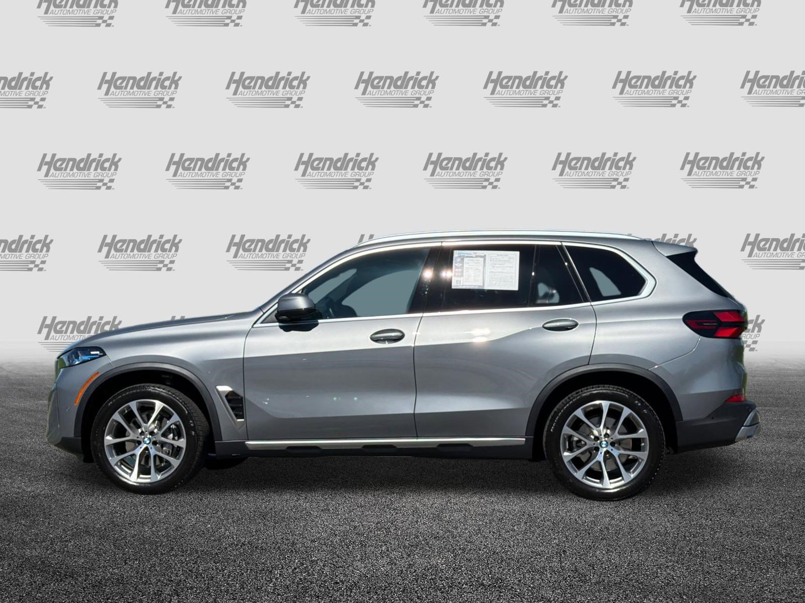 Used 2026 BMW X5 xDrive40i w/ Climate Comfort Package image 8