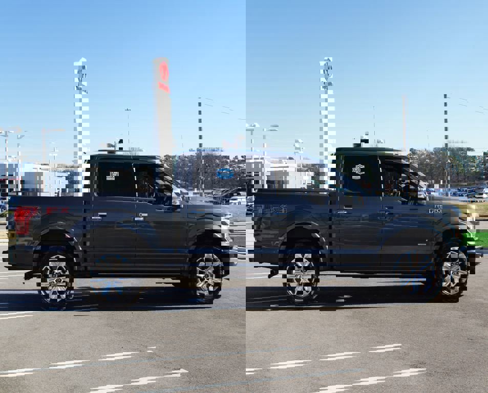 Used 2015 Ford F150 Platinum w/ Equipment Group 701A Luxury image 13