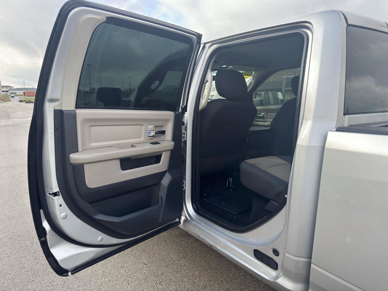 Used 2010 Dodge Ram 2500 Truck SLT AWD/4WD image 32