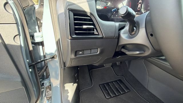 New 2026 Nissan Sentra SR w/ Floor Mat Package FWD image 30