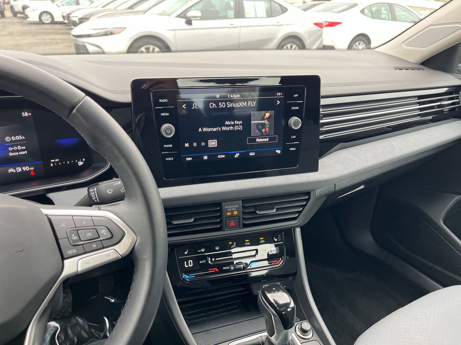 Used 2025 Volkswagen Jetta SE image 18