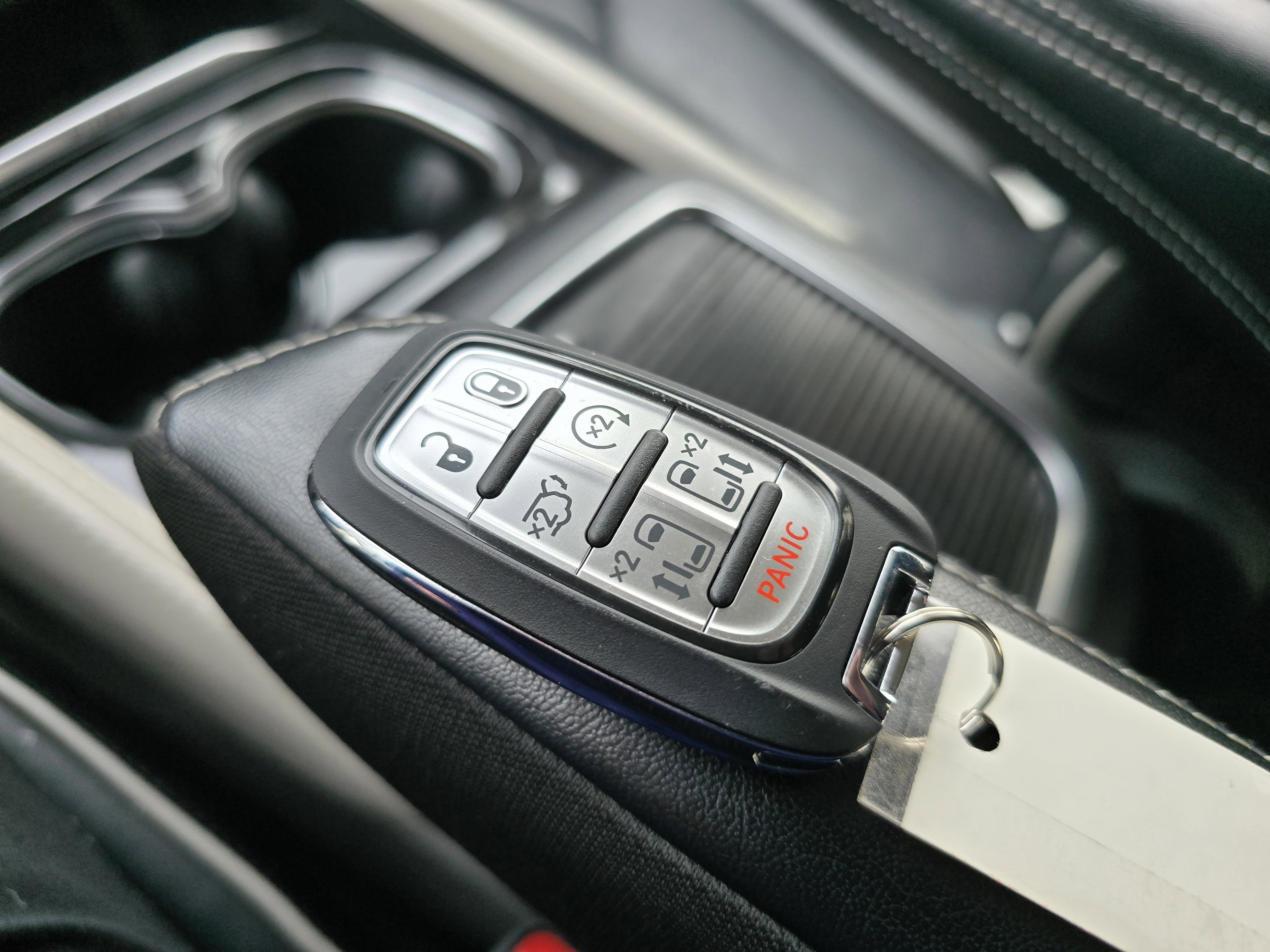 Used 2023 Chrysler Pacifica Limited FWD image 38