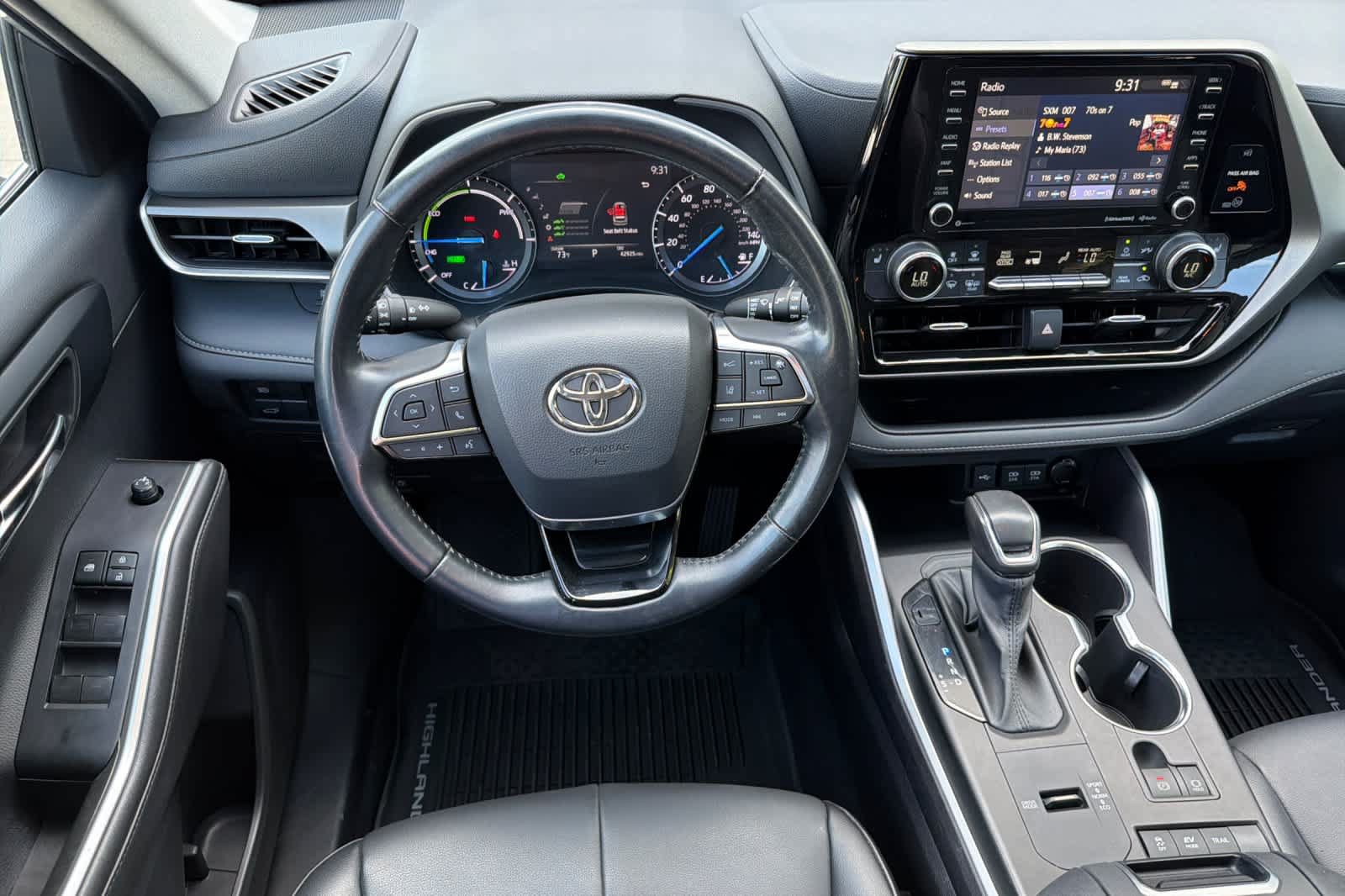 Used 2020 Toyota Highlander XLE AWD/4WD image 16