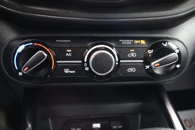 Used 2024 Kia Soul LX w/ LX Technology Package FWD image 29
