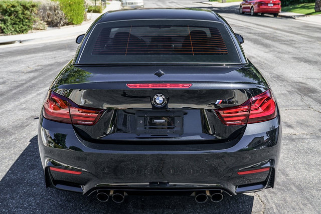 Used 2020 BMW M4 Convertible w/ Competition Package RWD image 17