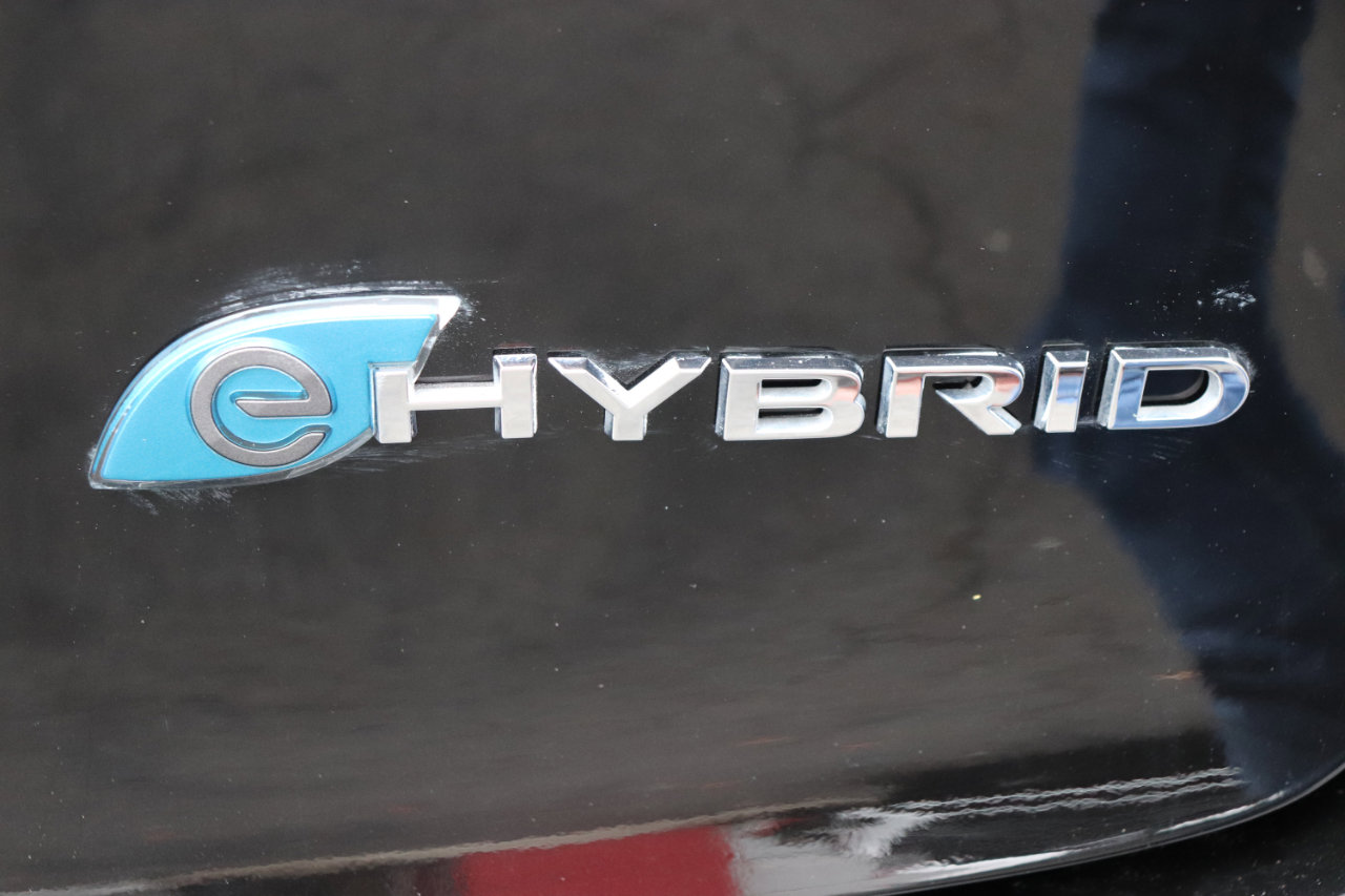 Used 2024 Chrysler Pacifica Limited image 70