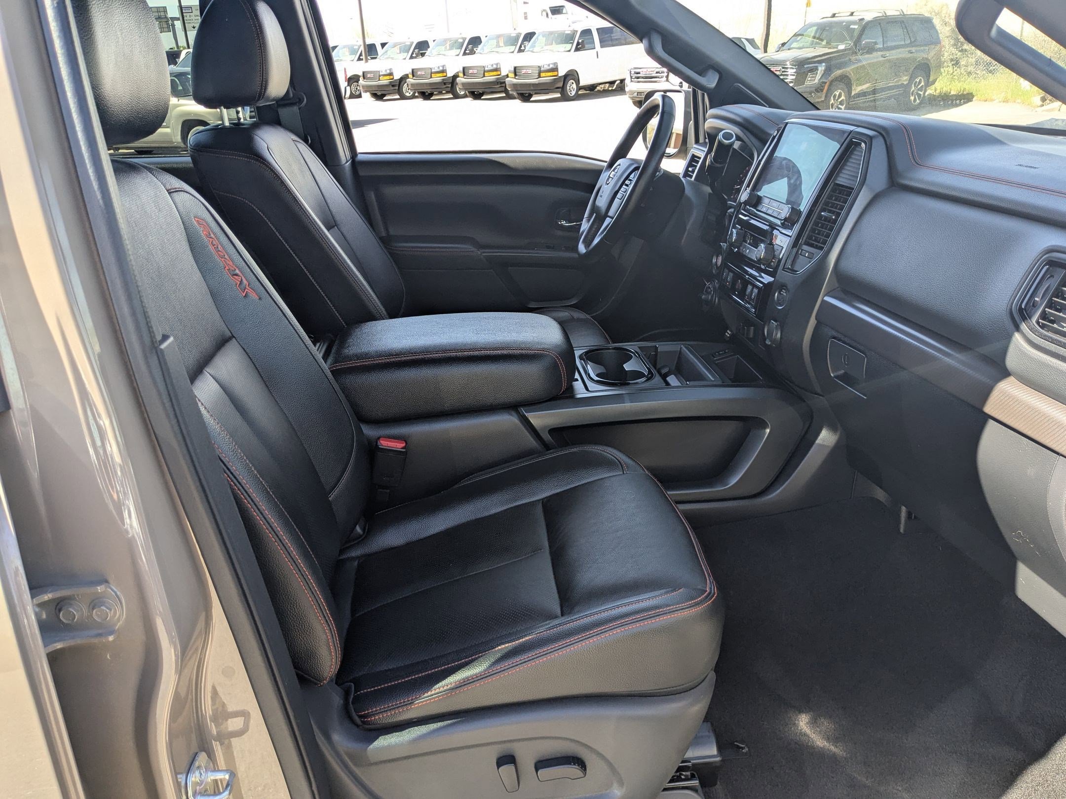 Used 2024 Nissan Titan PRO-4X w/ Pro-4x Convenience Package image 30