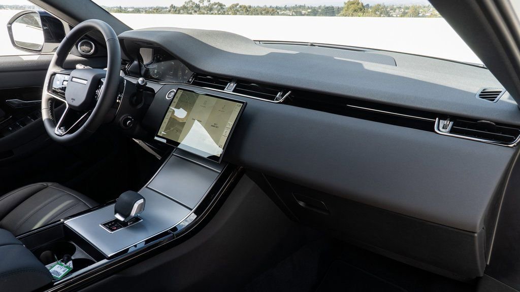 Used 2025 Land Rover Range Rover Evoque S image 19