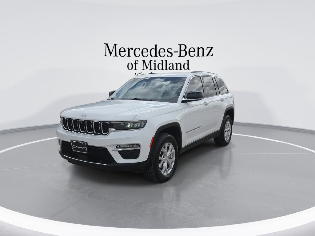Used 2023 Jeep Grand Cherokee Limited w/ Luxury Tech Group II AWD/4WD image 4