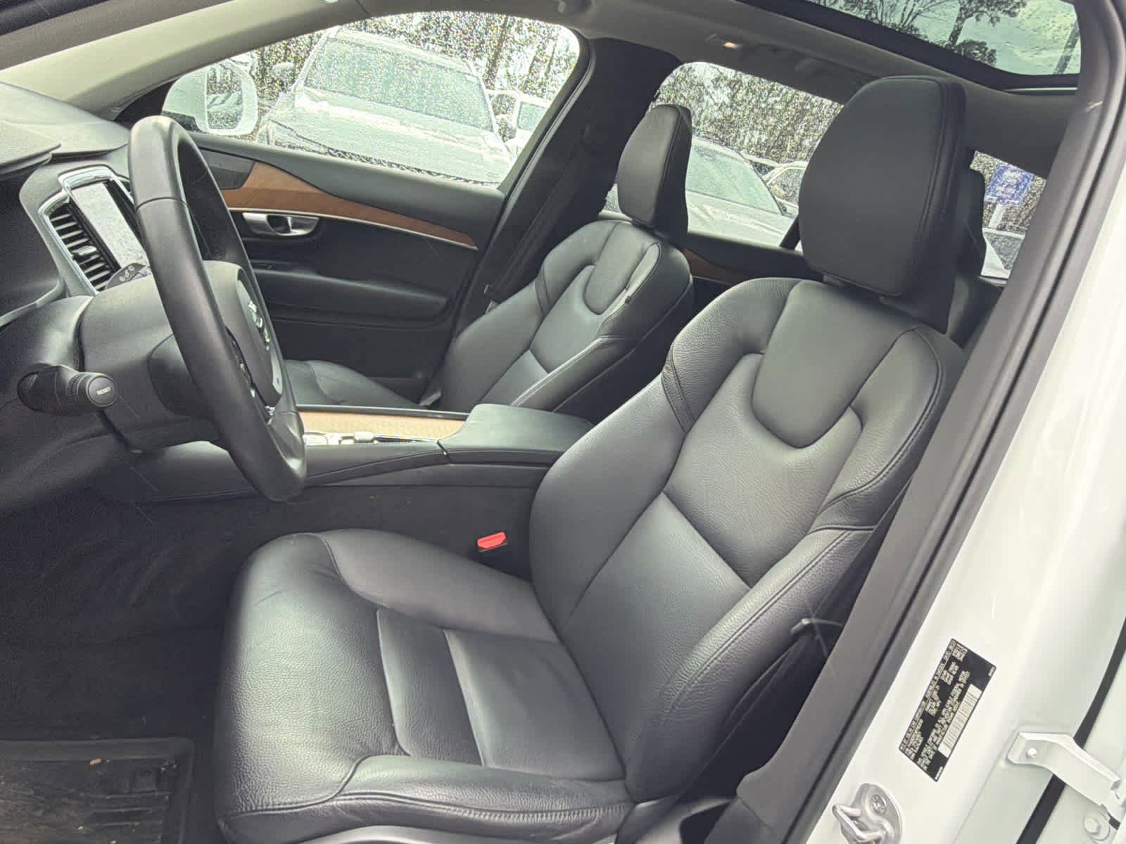 Certified 2024 Volvo XC90 B6 Plus w/ Protection Package Premier image 28