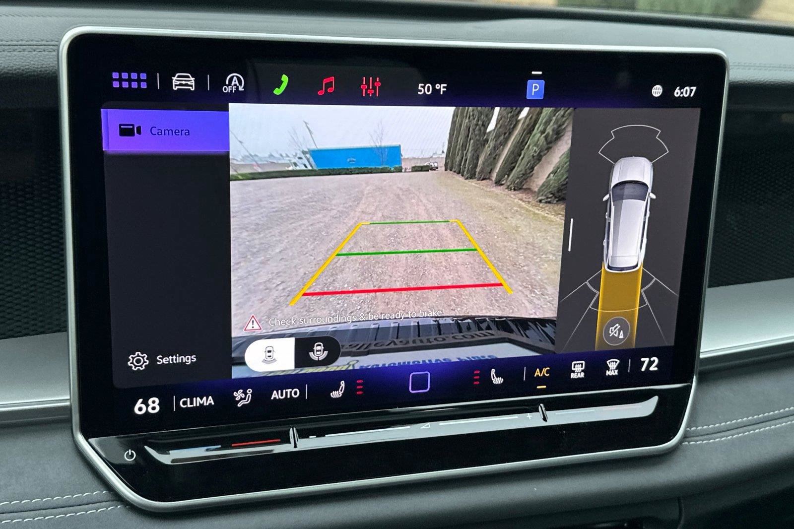 New 2026 Volkswagen Tiguan SE R-Line FWD image 18