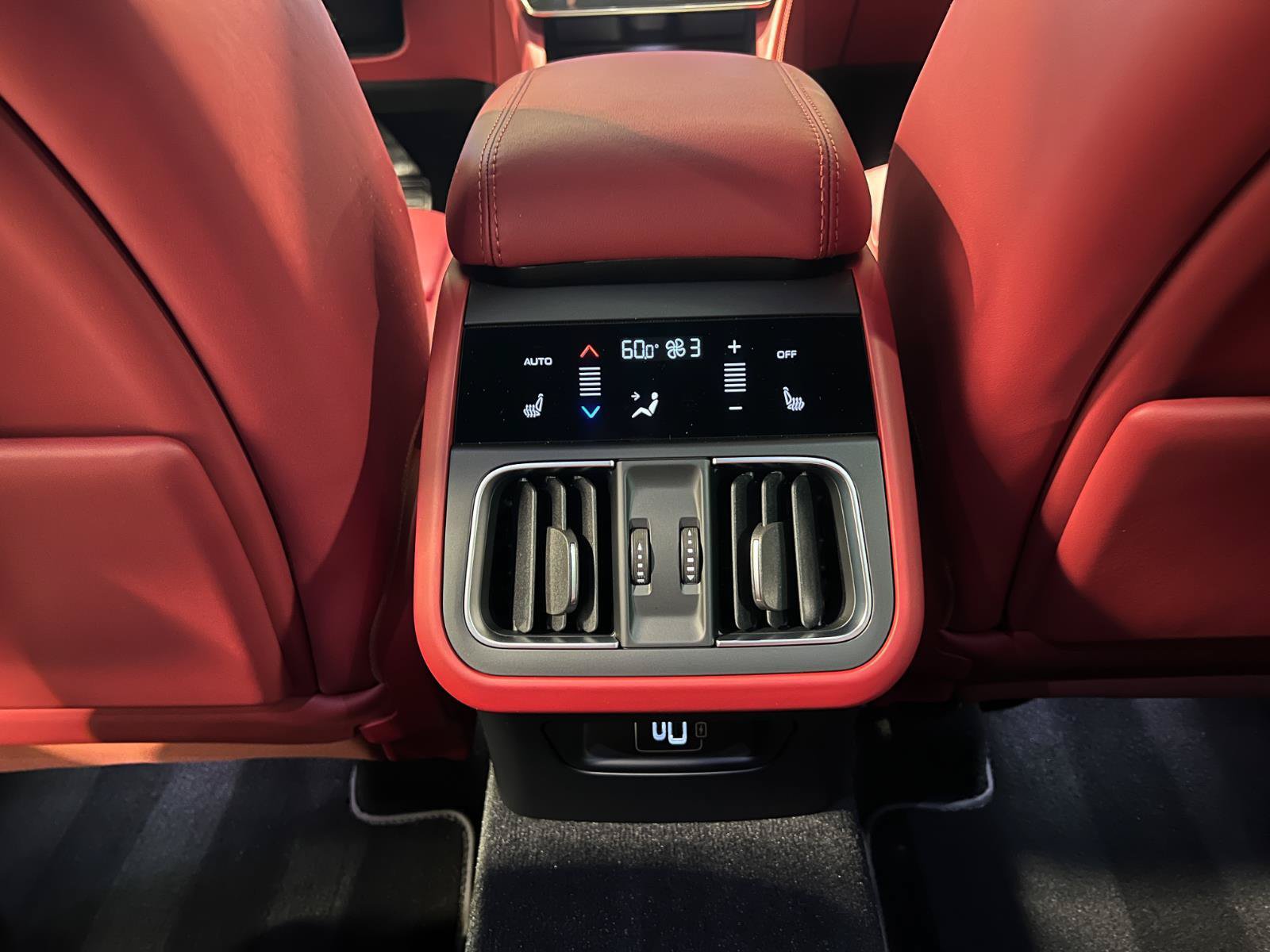 Used 2024 Maserati Grecale Trofeo AWD/4WD image 33