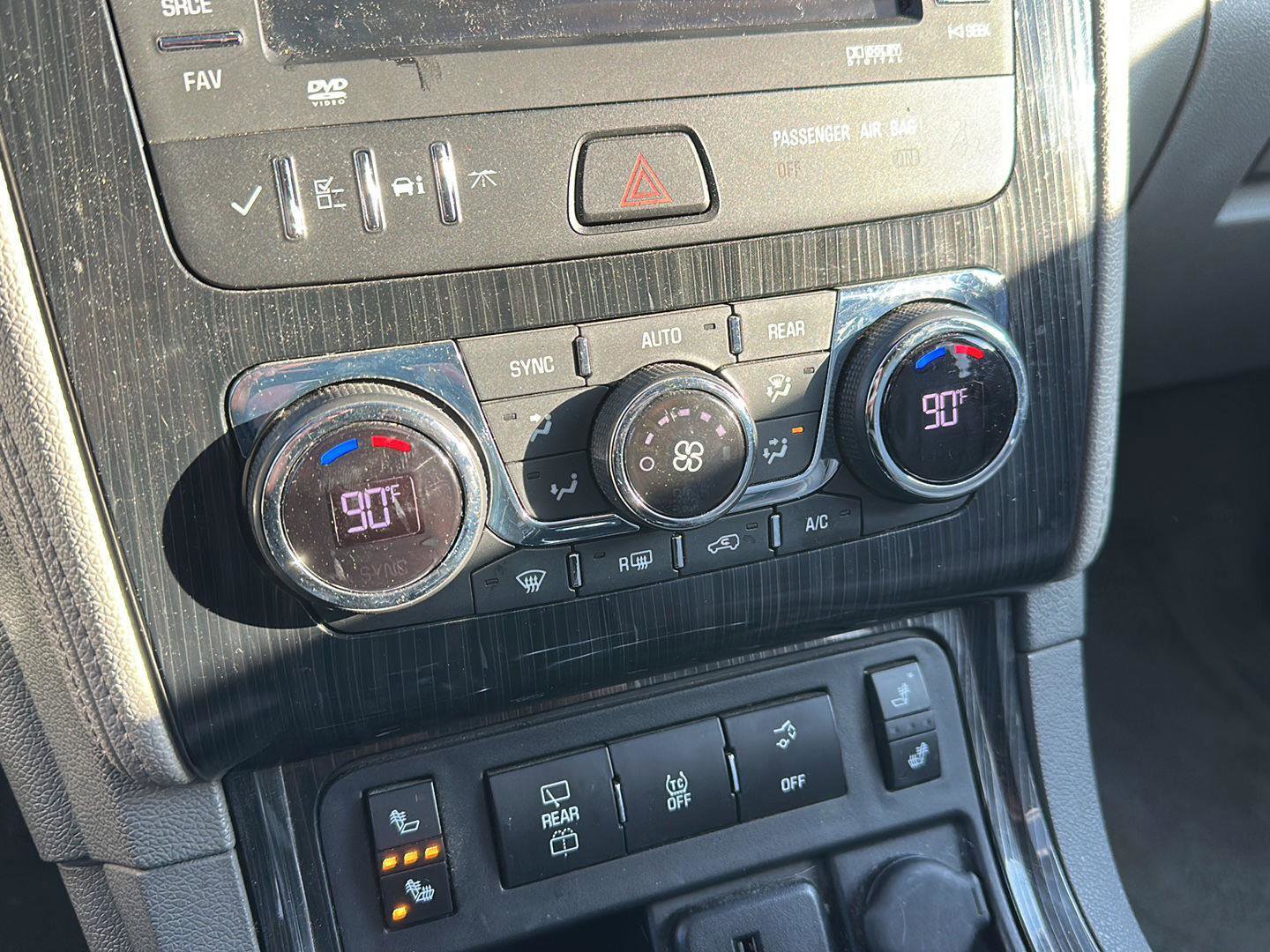 Used 2015 Chevrolet Traverse LT image 18