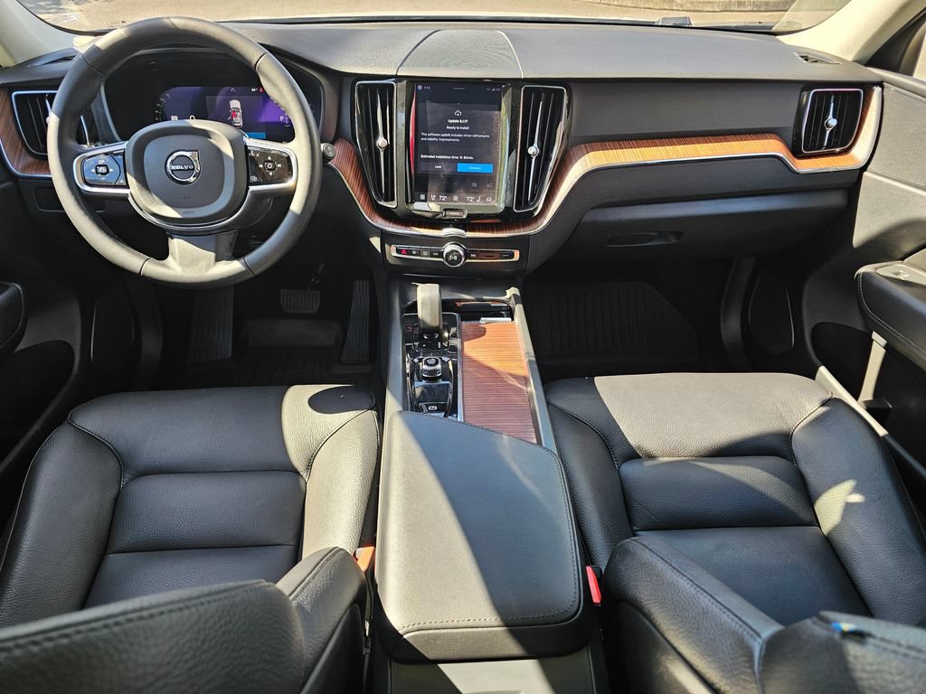 Used 2023 Volvo XC60 B5 Plus w/ Climate Package AWD/4WD image 15