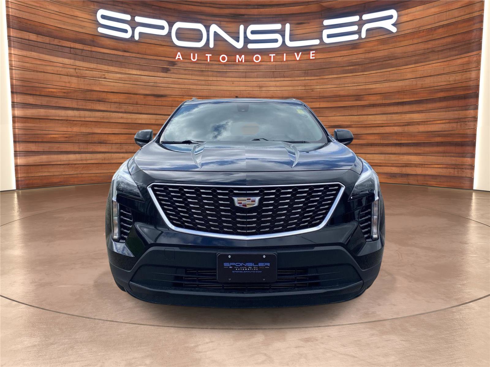 Used 2019 Cadillac XT4 Luxury w/ Cold Weather Package image 9