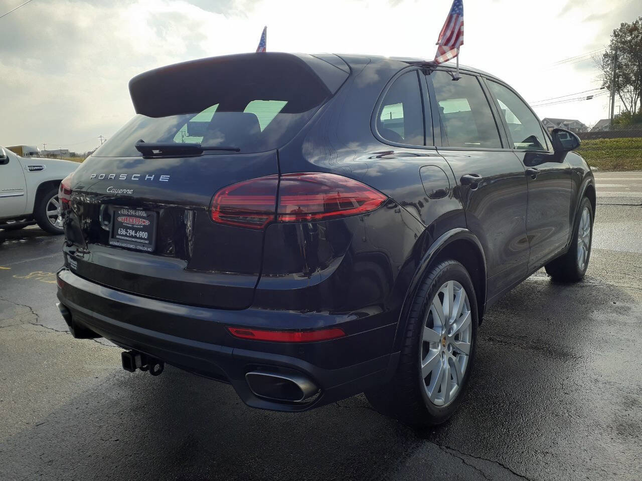 Used 2017 Porsche Cayenne Platinum Edition image 6