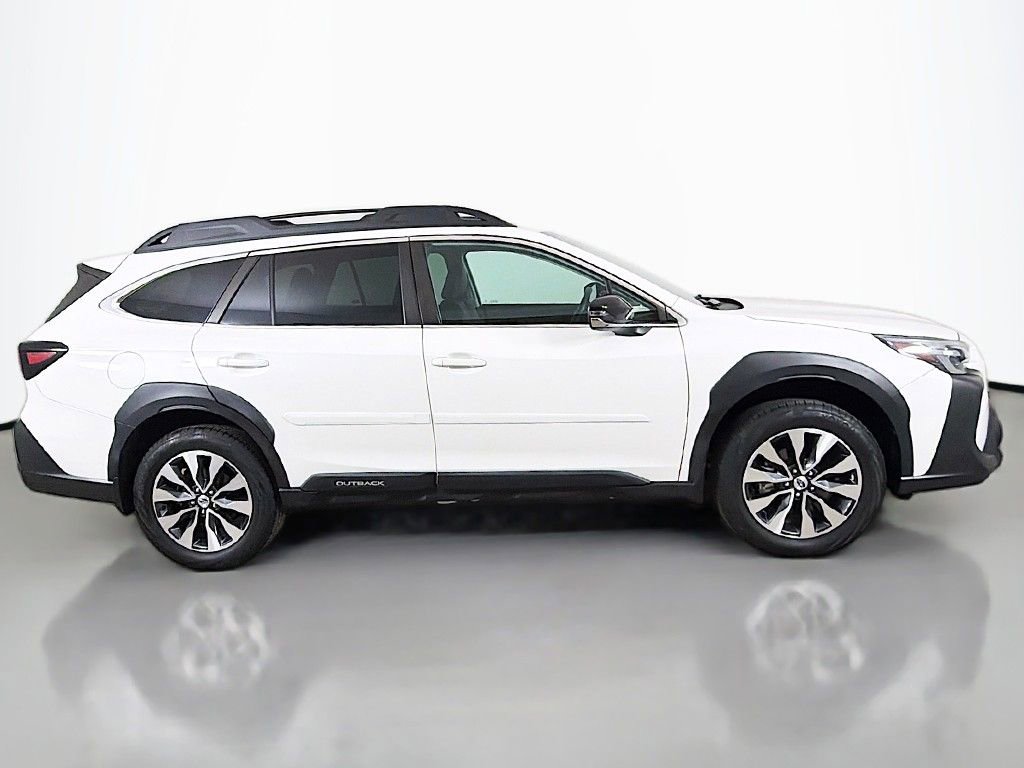 Used 2023 Subaru Outback Limited image 15
