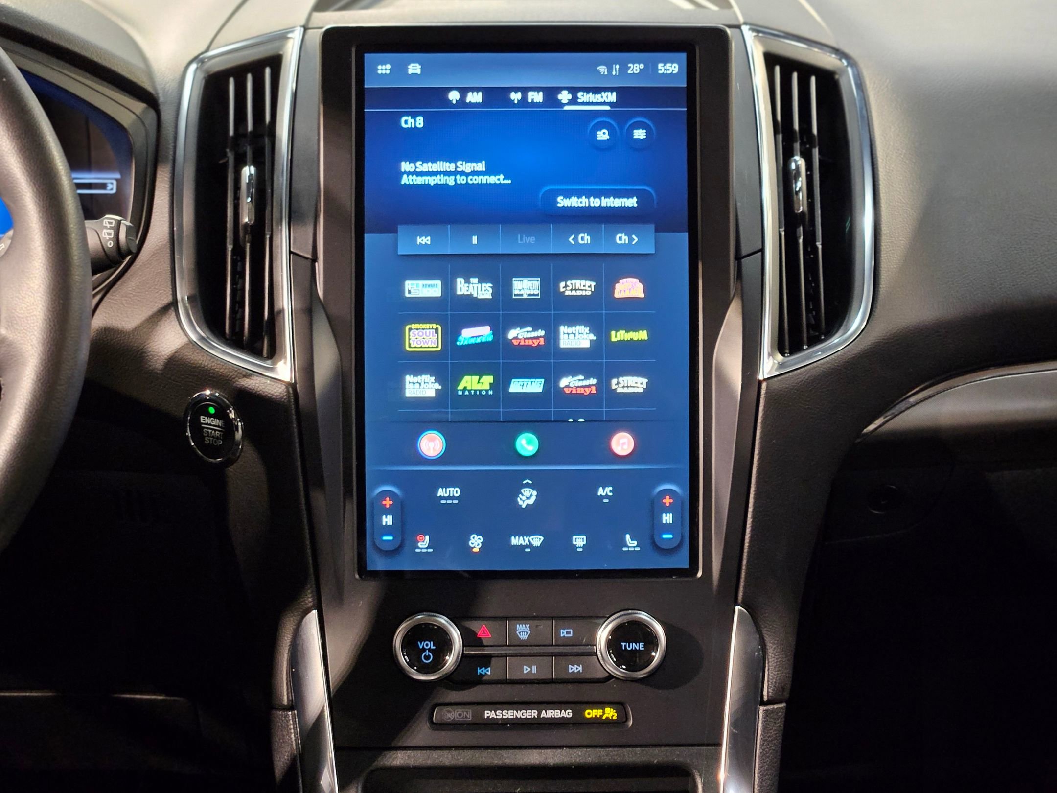 Used 2024 Ford Edge Titanium image 16