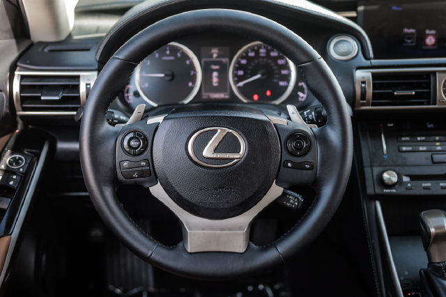 Used 2016 Lexus IS 200t RWD image 30