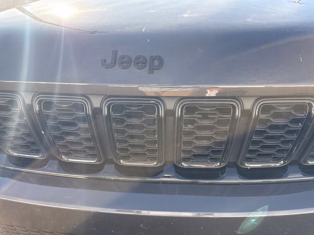 Certified 2024 Jeep Grand Cherokee Altitude AWD/4WD image 12