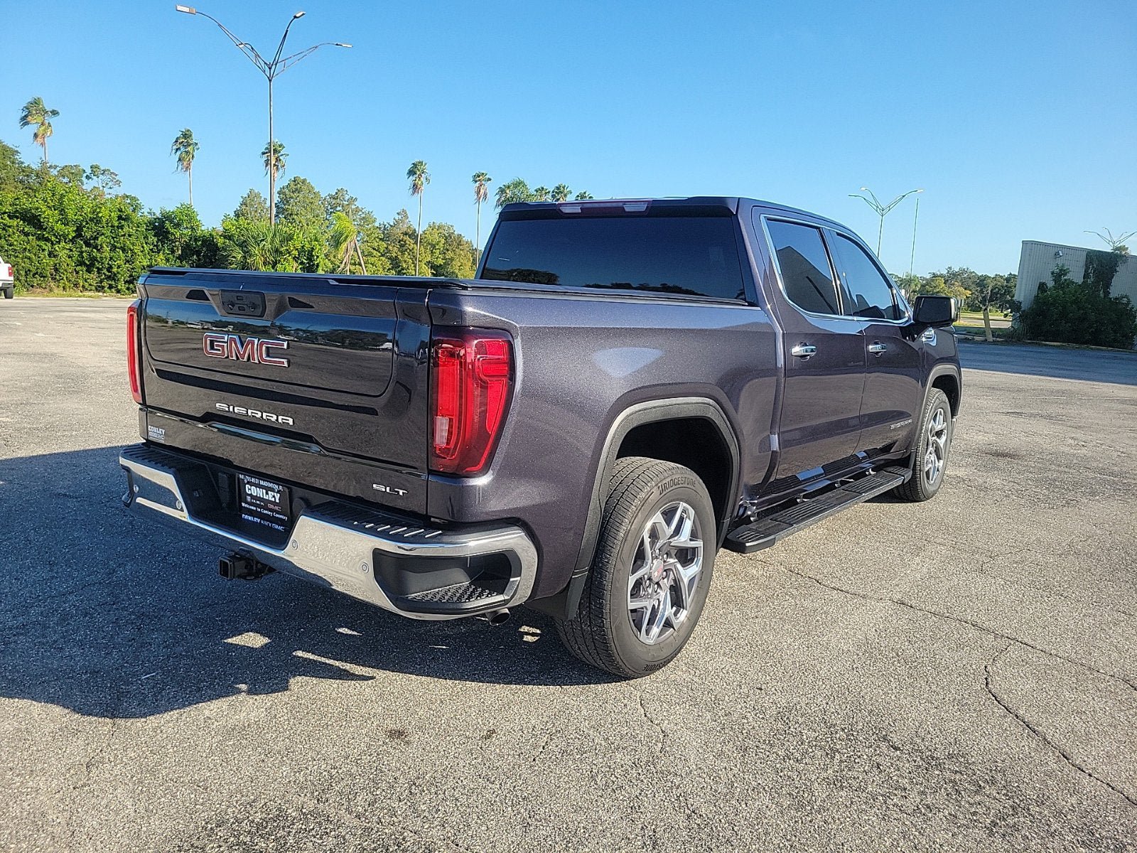 Certified 2022 GMC Sierra 1500 SLT w/ SLT Premium Package RWD image 6