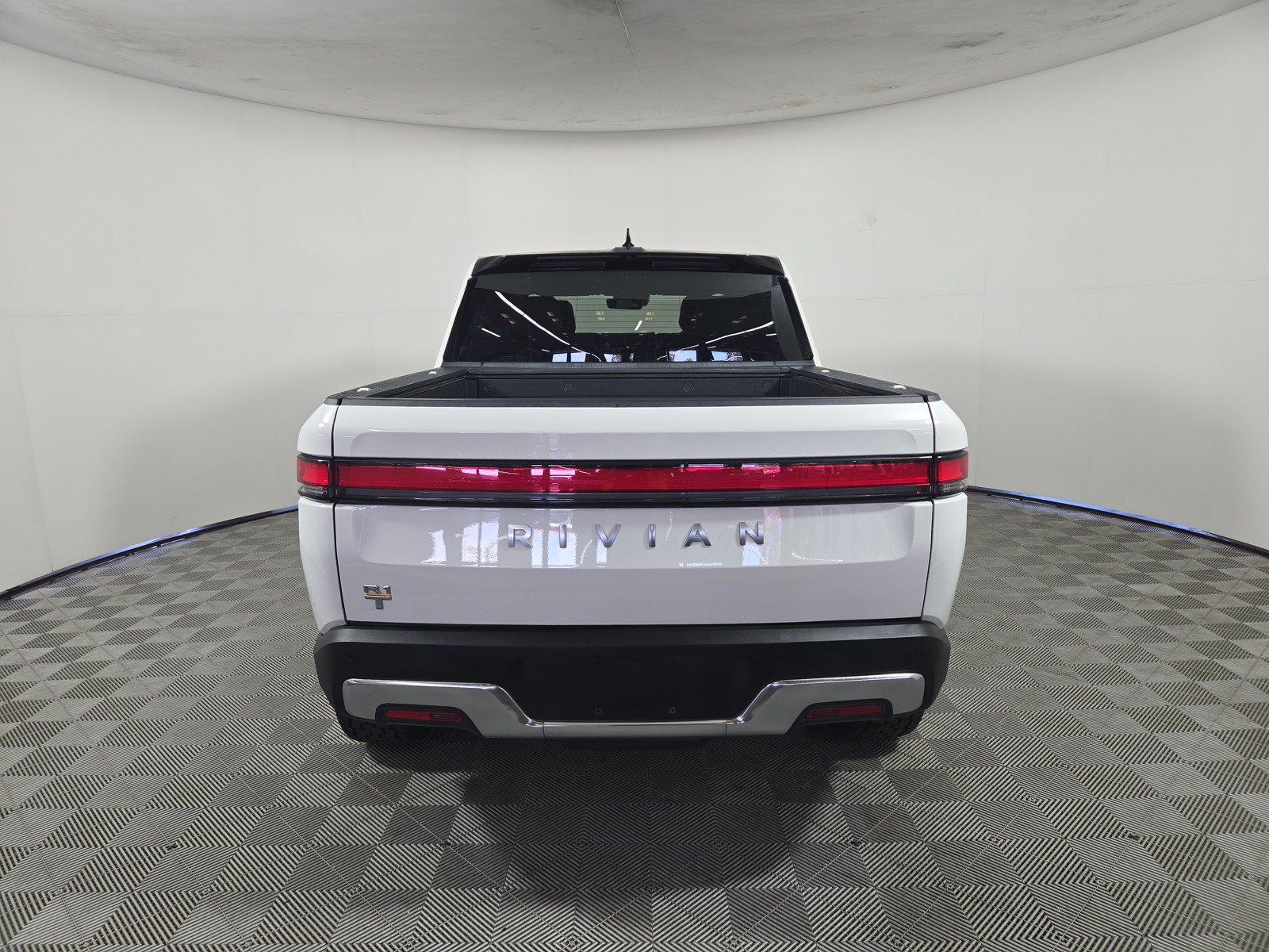Used 2023 Rivian R1T Adventure AWD/4WD image 4